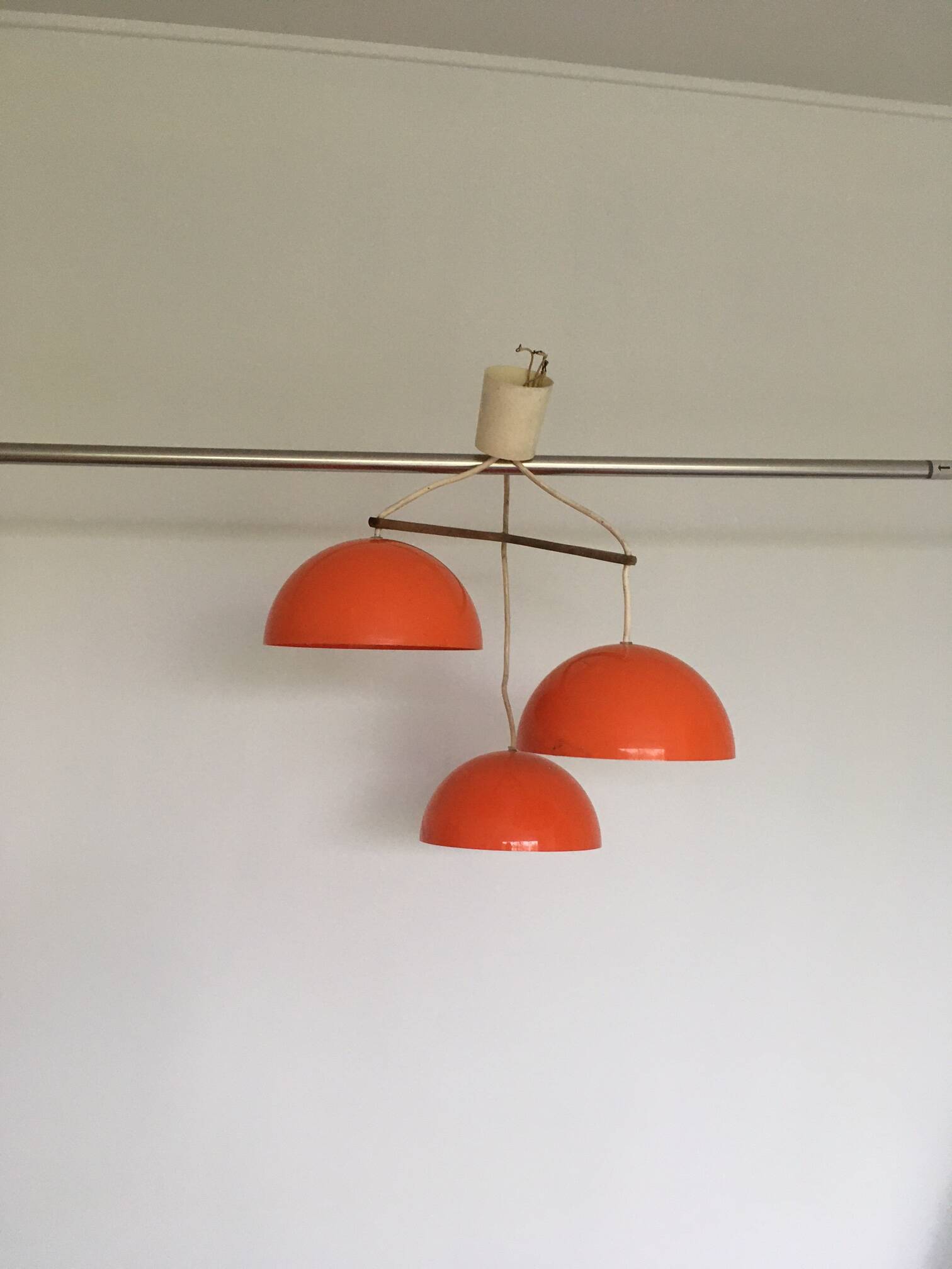 Lustre suspension orange années 70