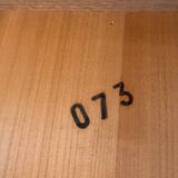 Extendable dining table