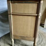 Classic chest of drawers