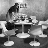 Tulip Chairs Eero Saarinen: set of three chairs