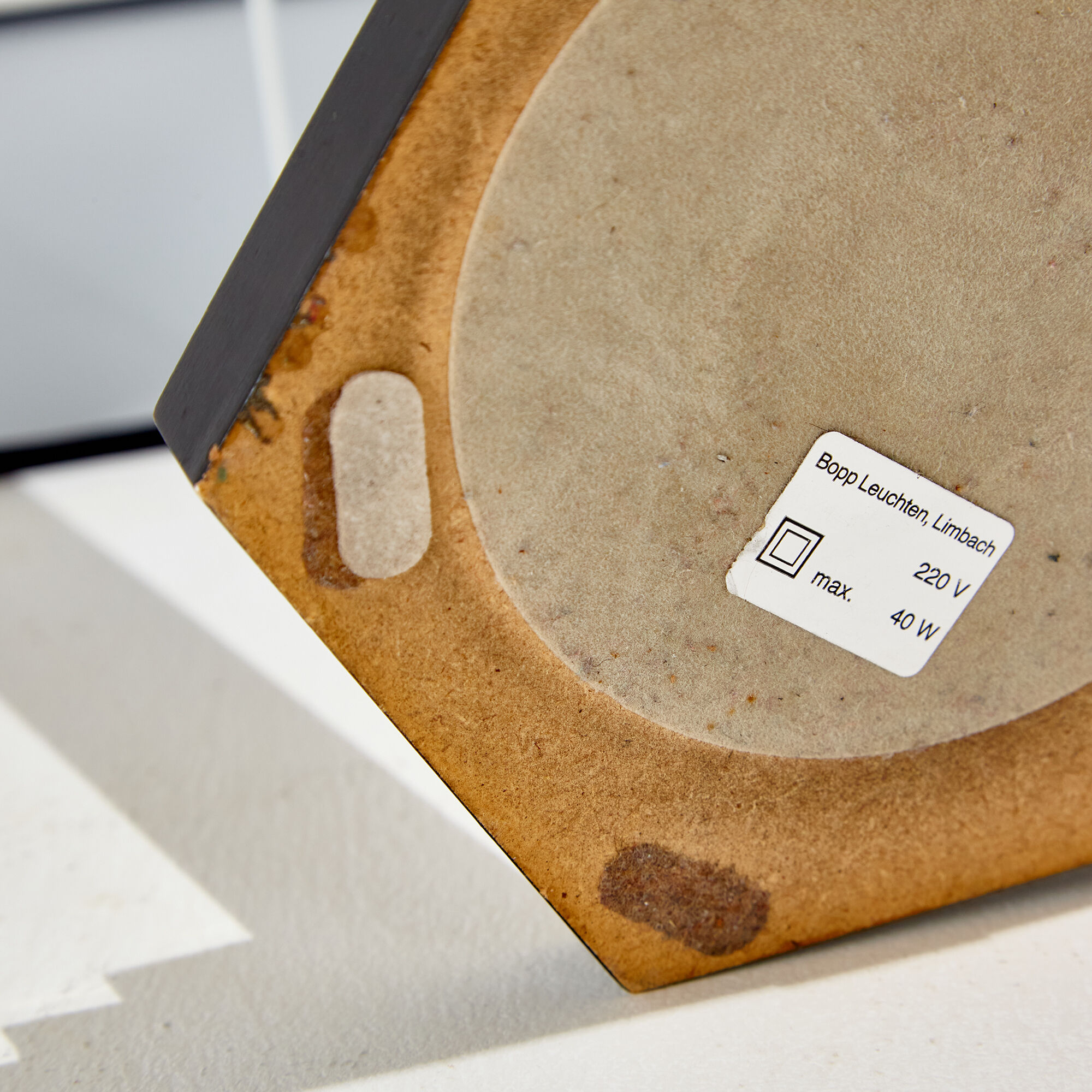 Geometric wooden table lamp