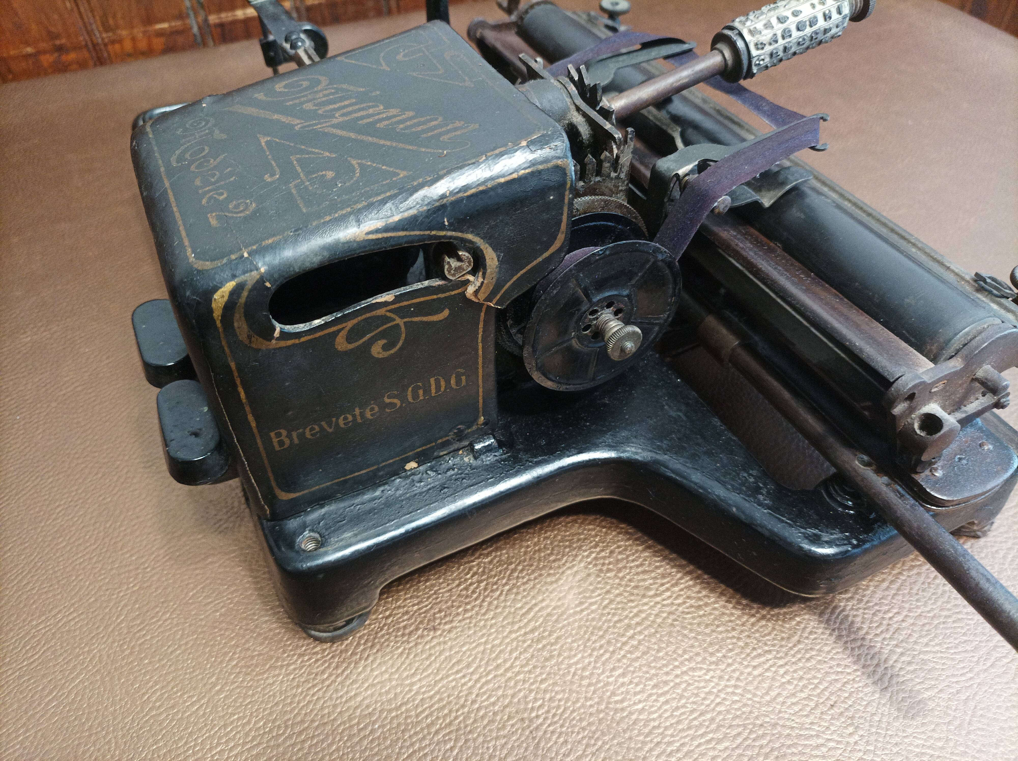 Cute typewriter model 2B from 1910/30