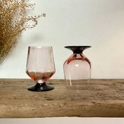 6 petits verres roses à pied noir