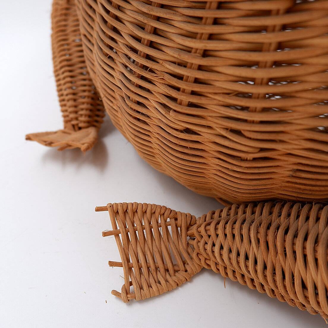 Vintage wicker frog and scoubidou, Olivier Cajan, 1970s