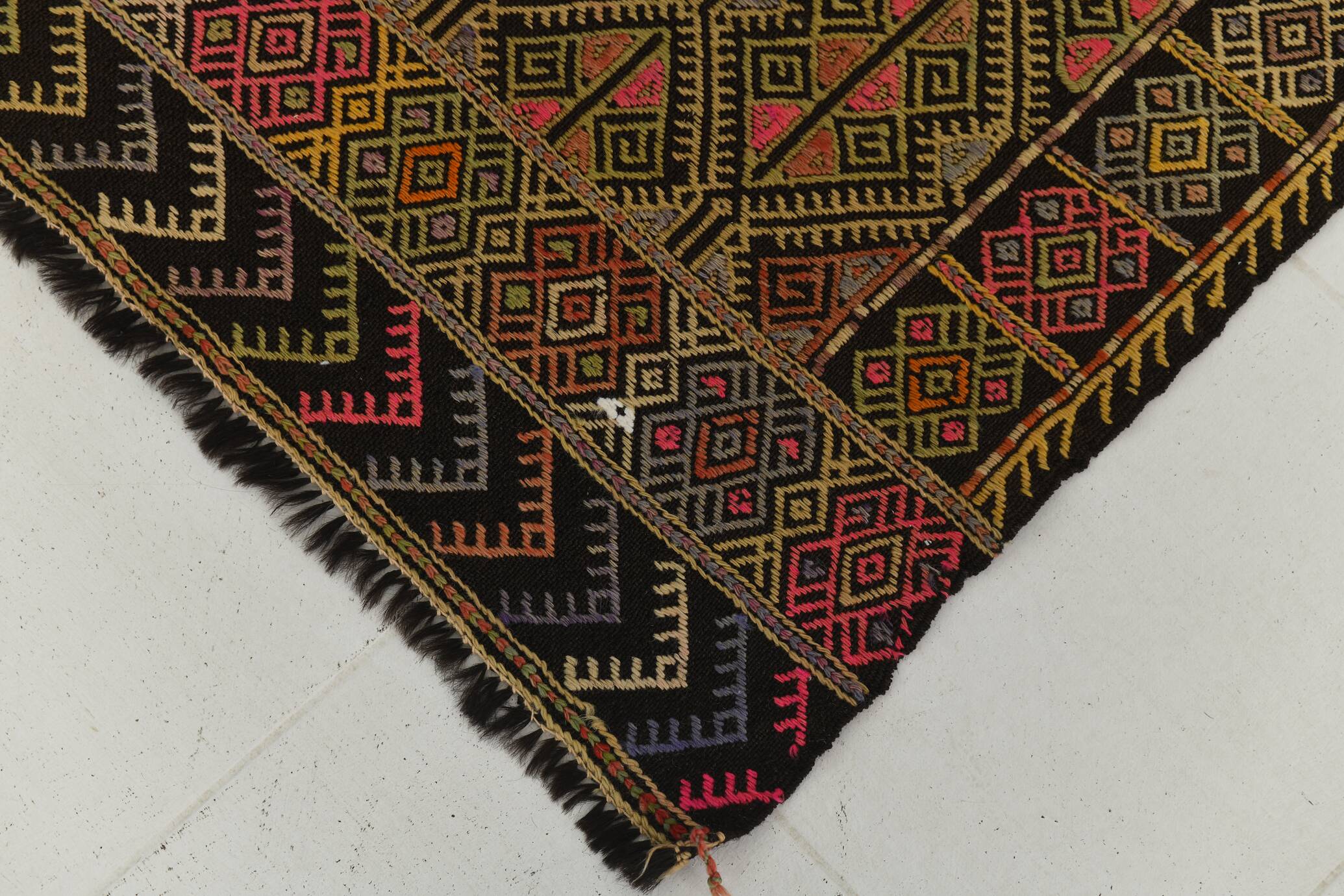 6x7 Turkish Vintage Kilim Rug, 180x207Cm