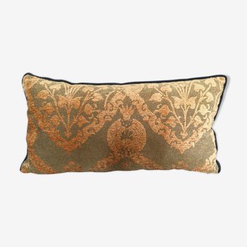 Decorative pillow case in brocade with ottoman turkish 16th century motifs