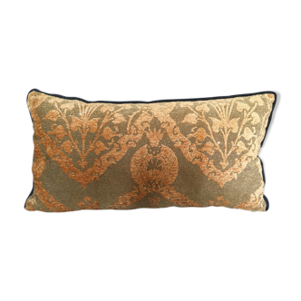 Decorative pillow case in brocade with ottoman turkish 16th century motifs