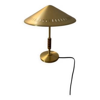 Governor 250 Brass Walnut Table Lamp