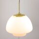 Suspension italienne vintage en verre opalin et laiton