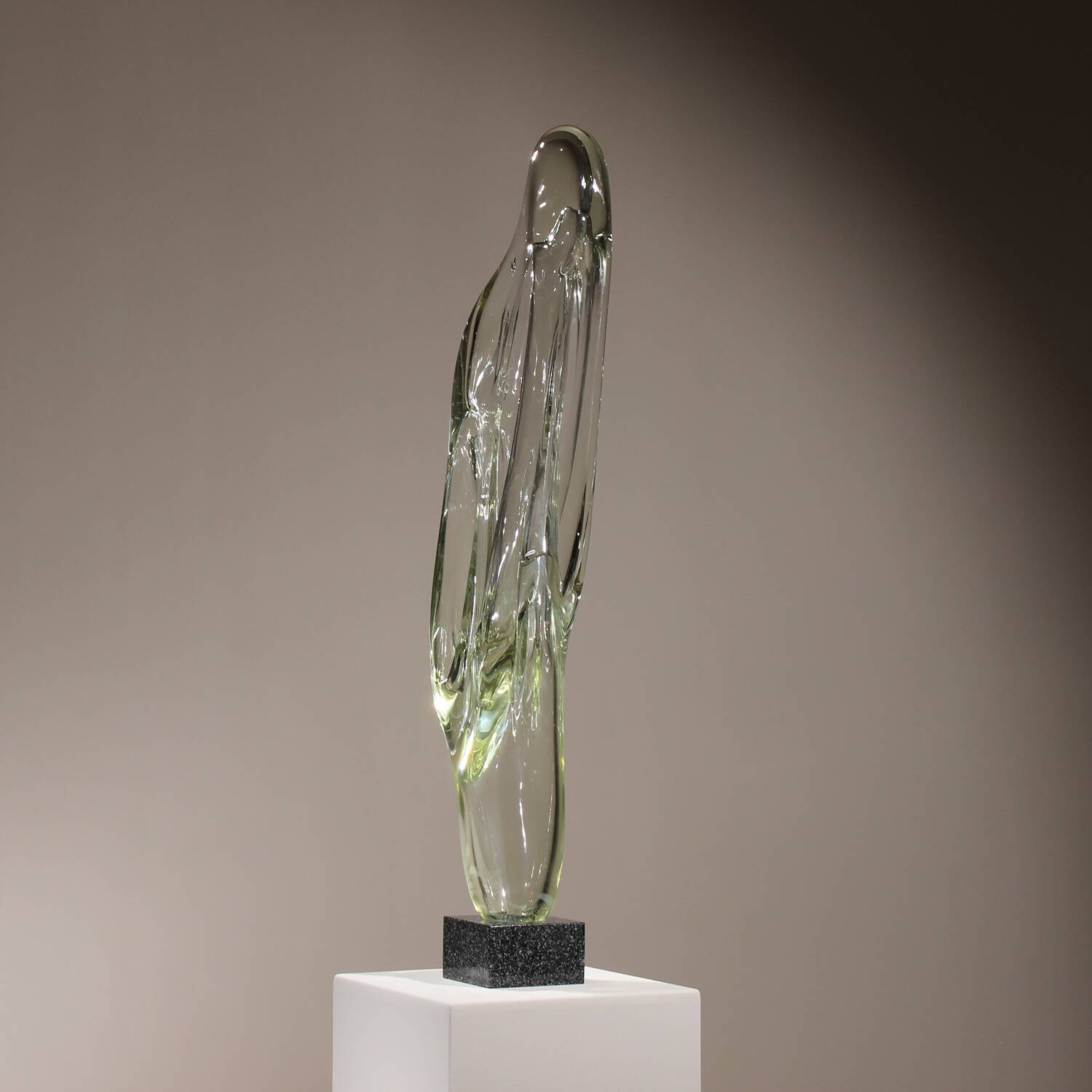 Monumental Glass Sculpture ‚Caviersecha‘ | Eastern Europe 1987