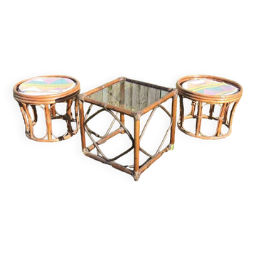 2 anciens tabourets & table basse en rotin