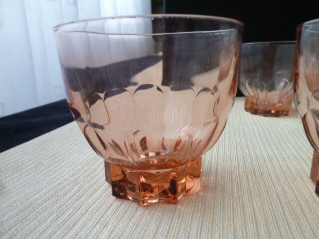 Set de 6 verres de table en verre rosé années 40-50