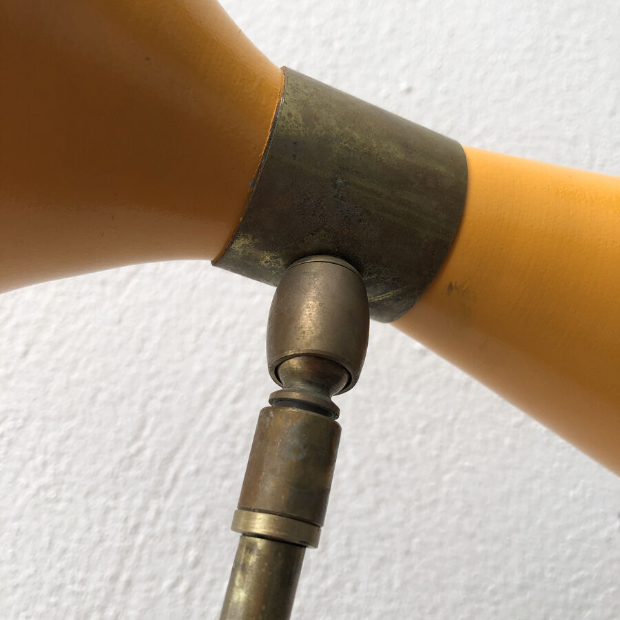 Counterweight diabolo lamp to be installed, double lampshade