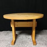 Vintage Charlotte Perriand Les Arcs round dining table in pine from the 1970s