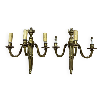 Paire d’appliques en bronze doré de style Louis XVI à deux bras de lumières époque XXeme