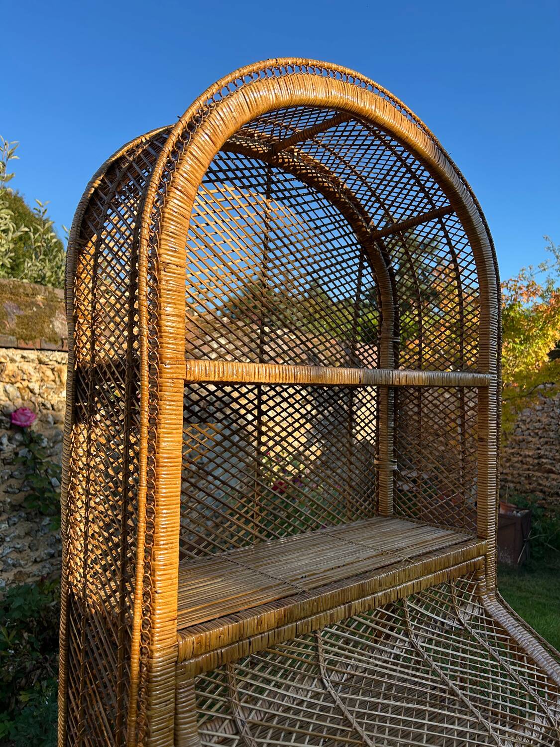 Large woven rattan shelf 🇮🇹 Vintage Italy 1970