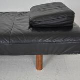 Day bed, vintage bench sofa dating from the 70s.