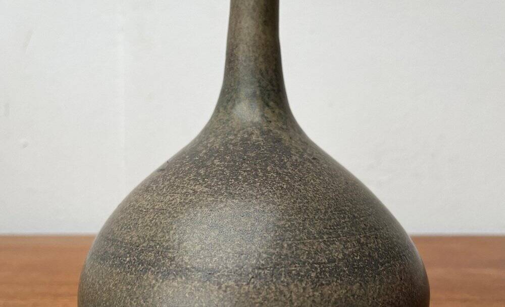 Mid-century minimalist studio pottery vase by Mathies Schwarze, Germany, 1960s.