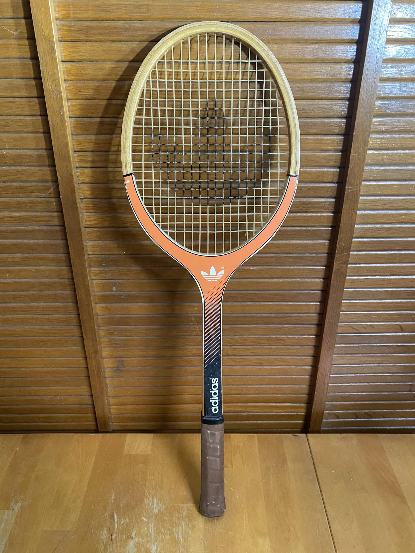Vintage adidas lady wooden tennis racket + adidas vintage cover #e19
