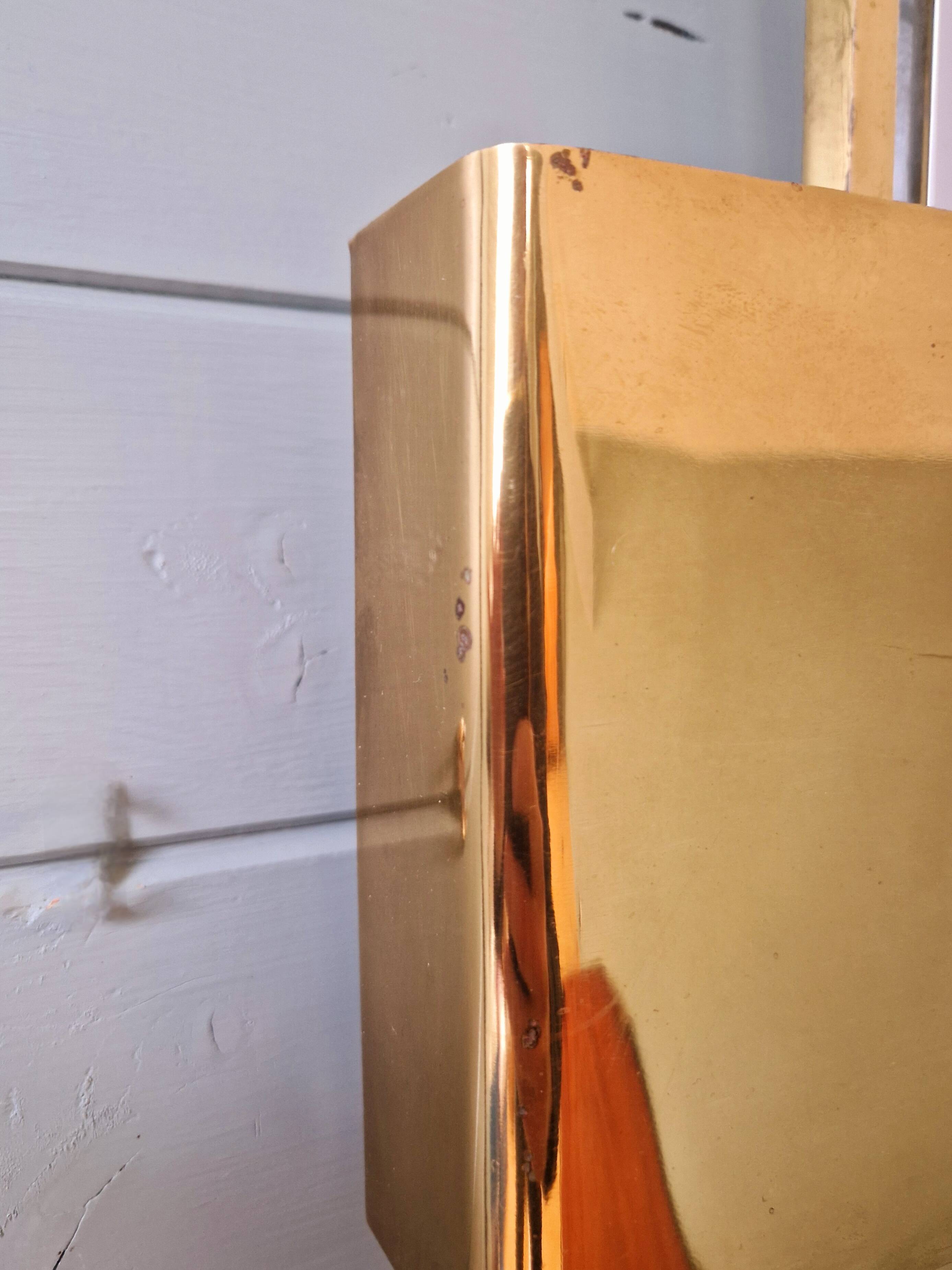 Large brass wall sconce, Hollywood Regency style, 1970s