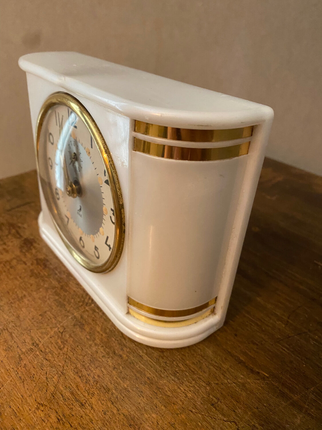 Reveille Jaz Art Deco style, vintage 1960 mechanical clock model Rabic.