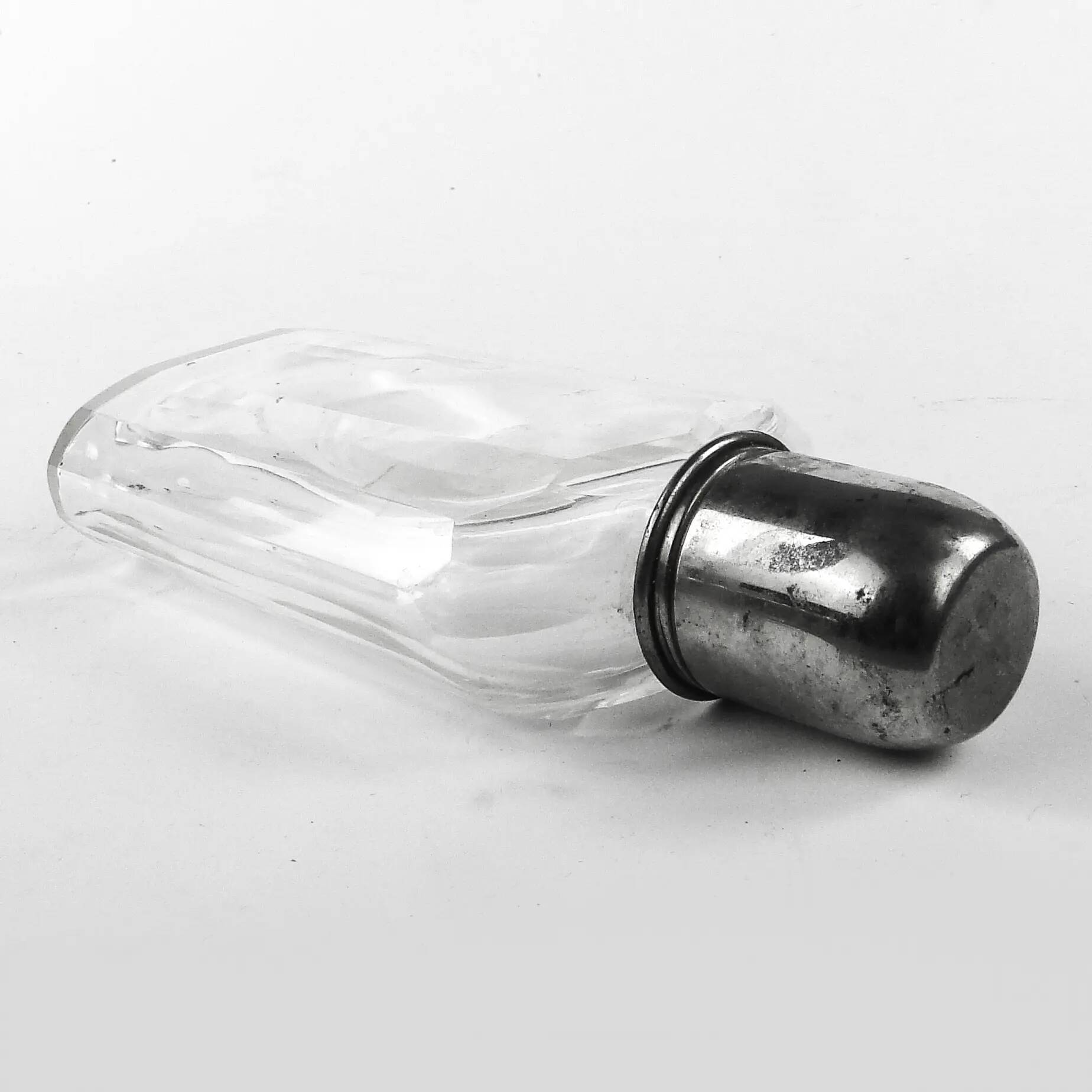 Art Deco hip flask, crystal, France, 1930s
