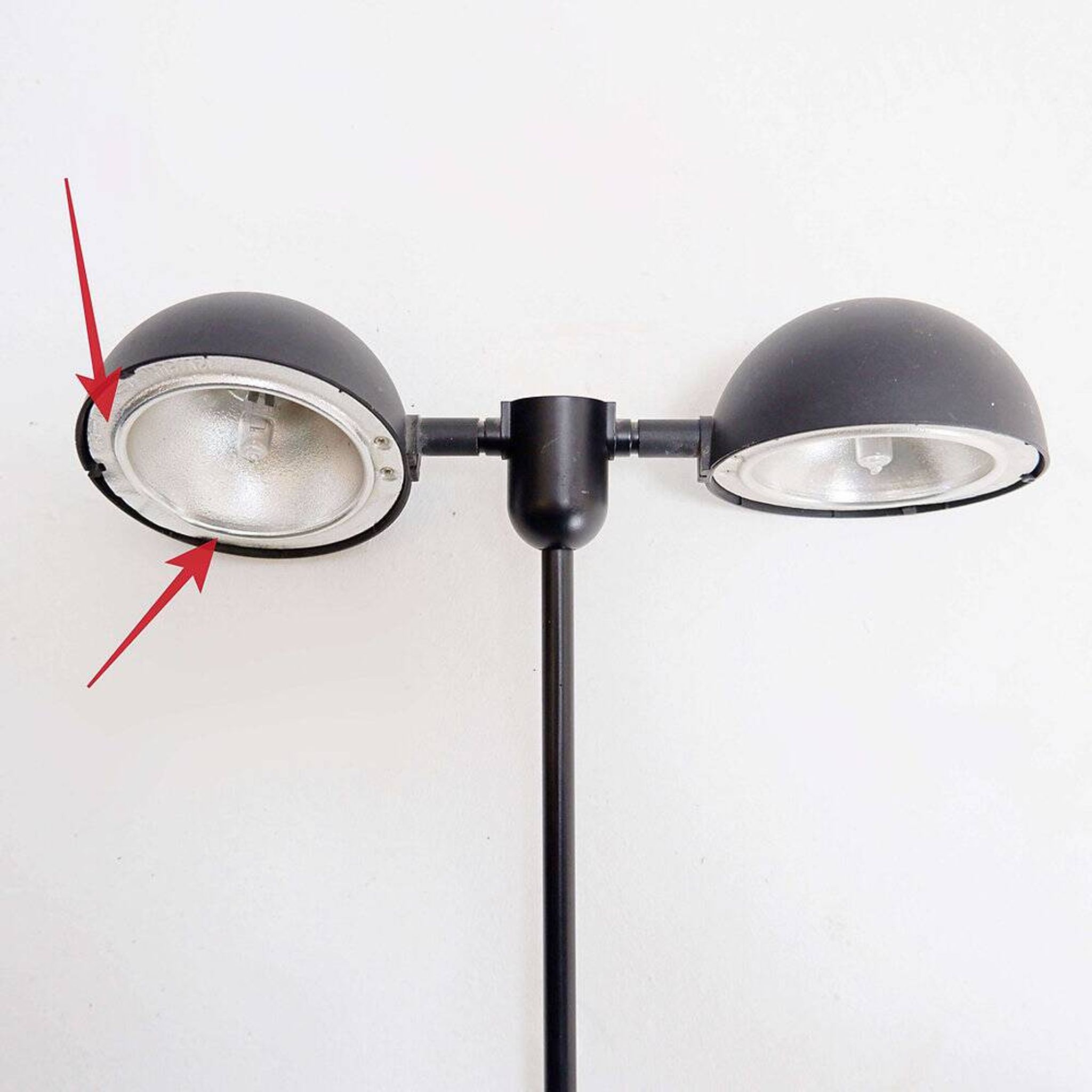 Italian floor lamp from the late 1980s.