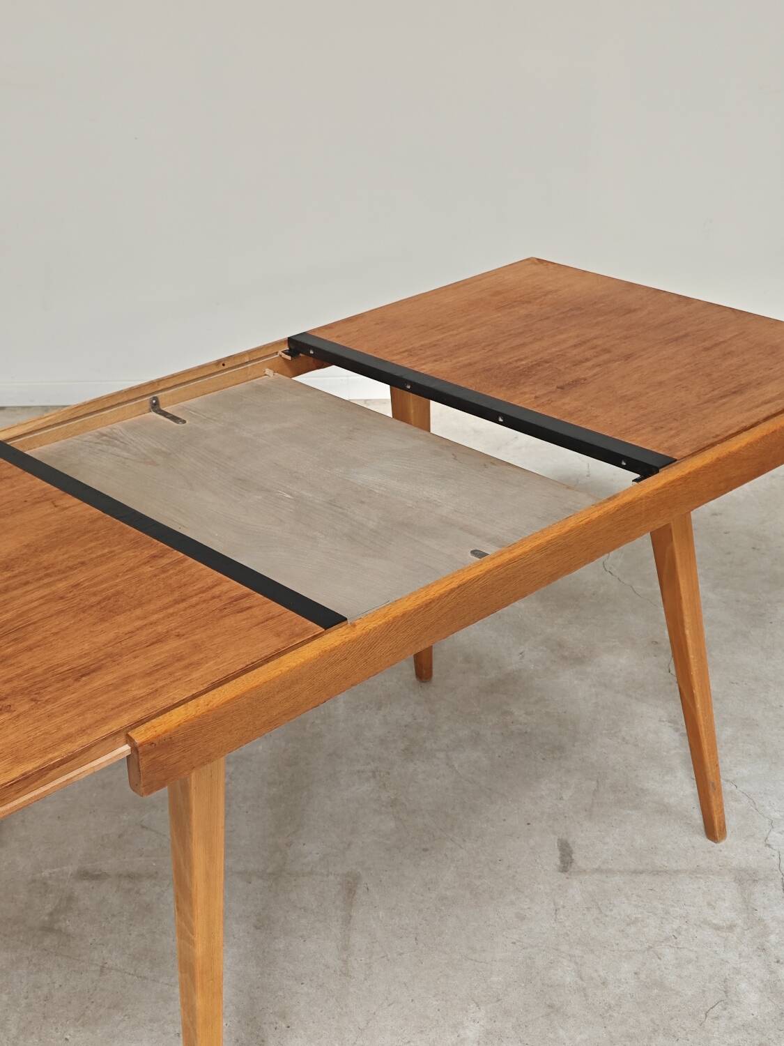 Table a manger a rallonge par Frantisek Jirak pour Tatra , 1960n