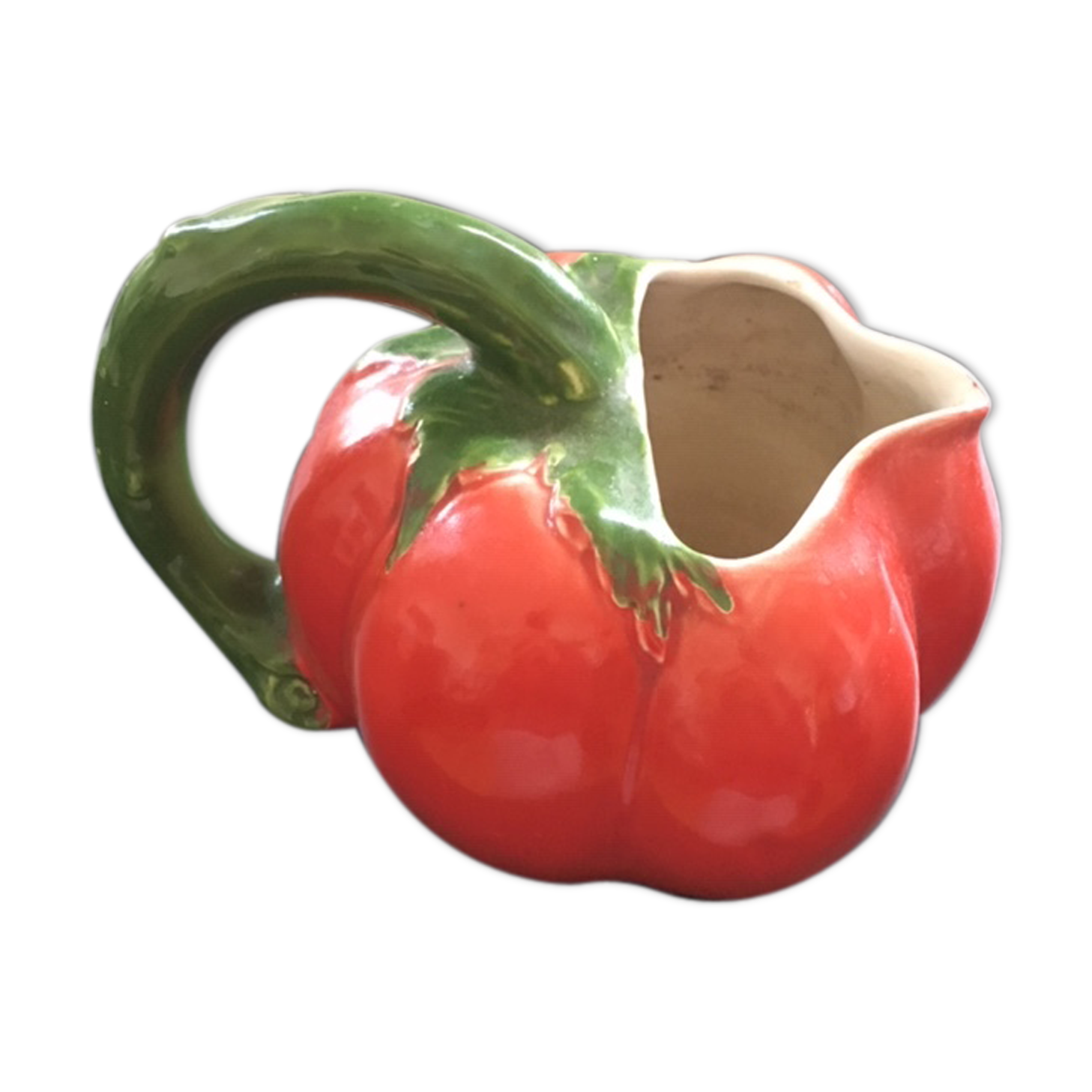 Tomato pitcher in dabbling