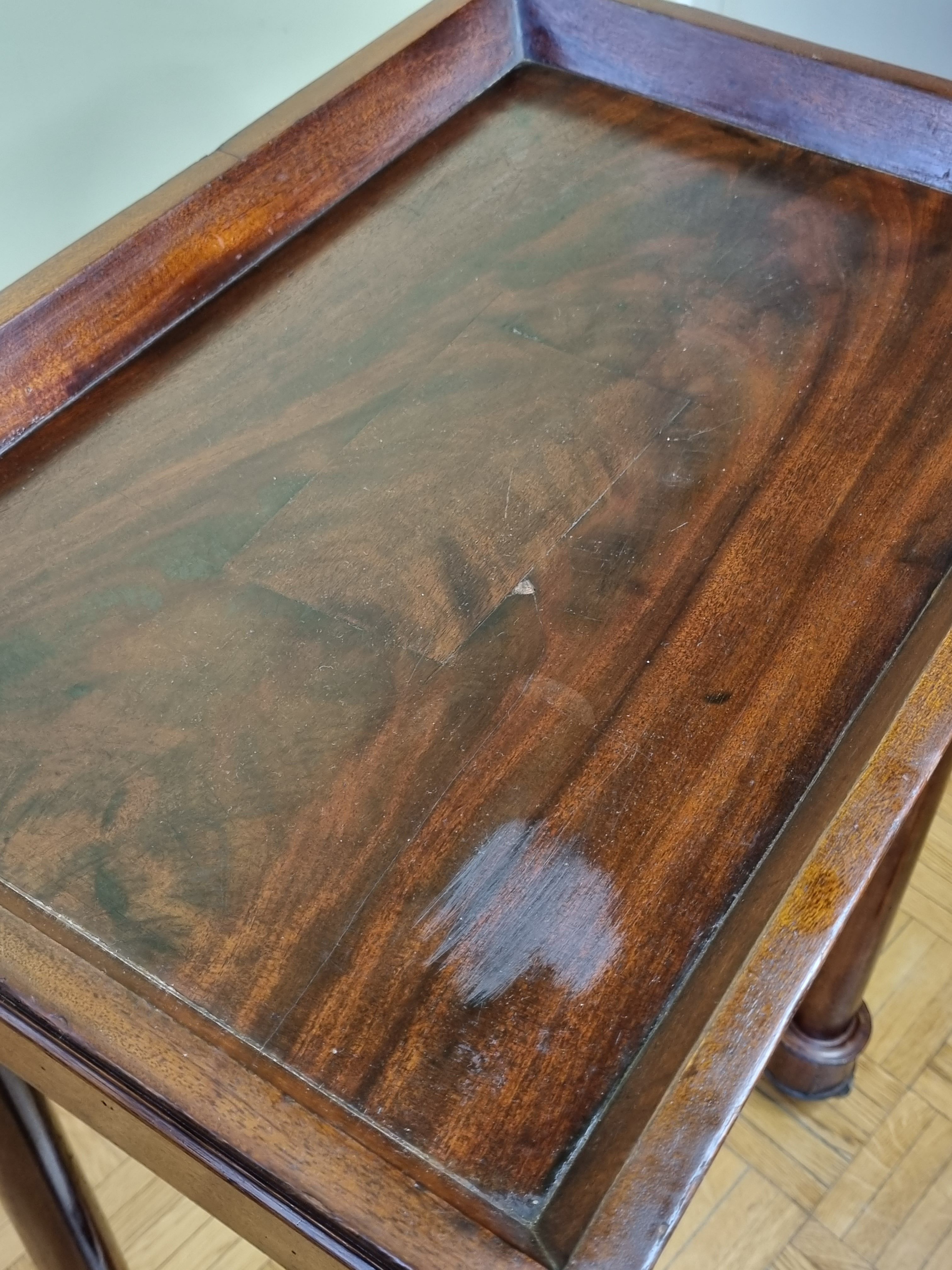Old Empire period console in mahogany and veneer wood with bowl top