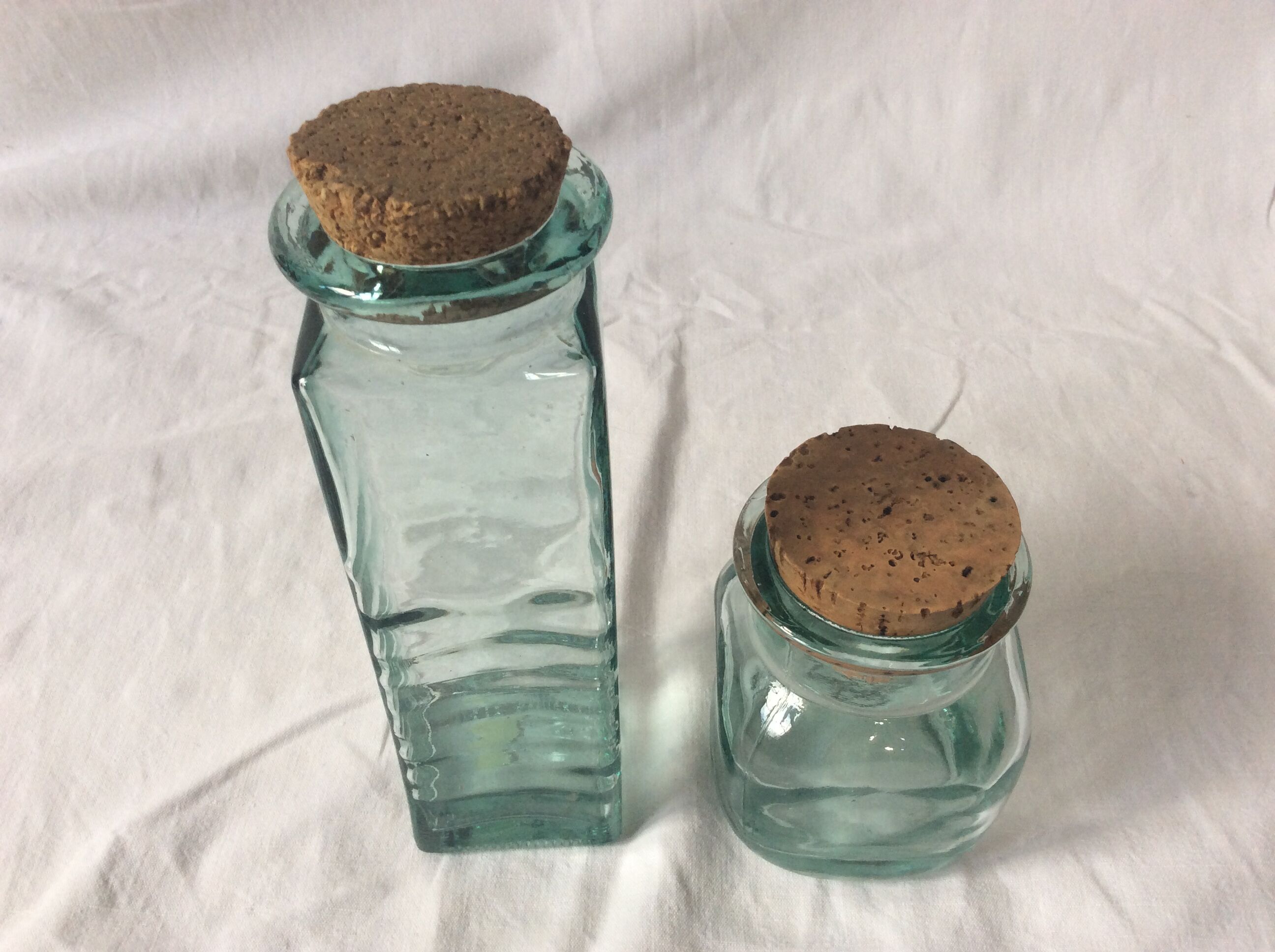 2 vintage jars