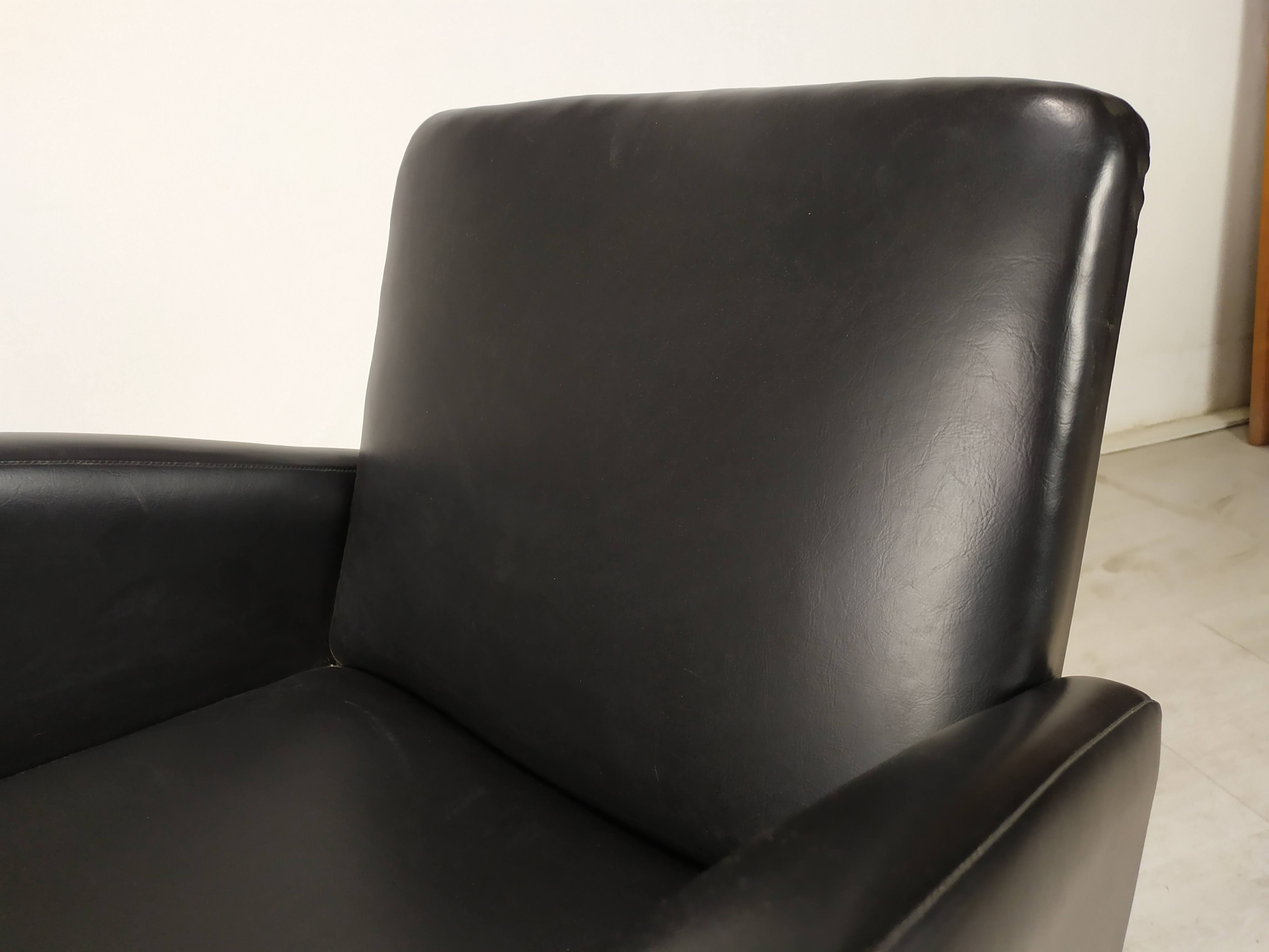 Vintage armchair skaï black