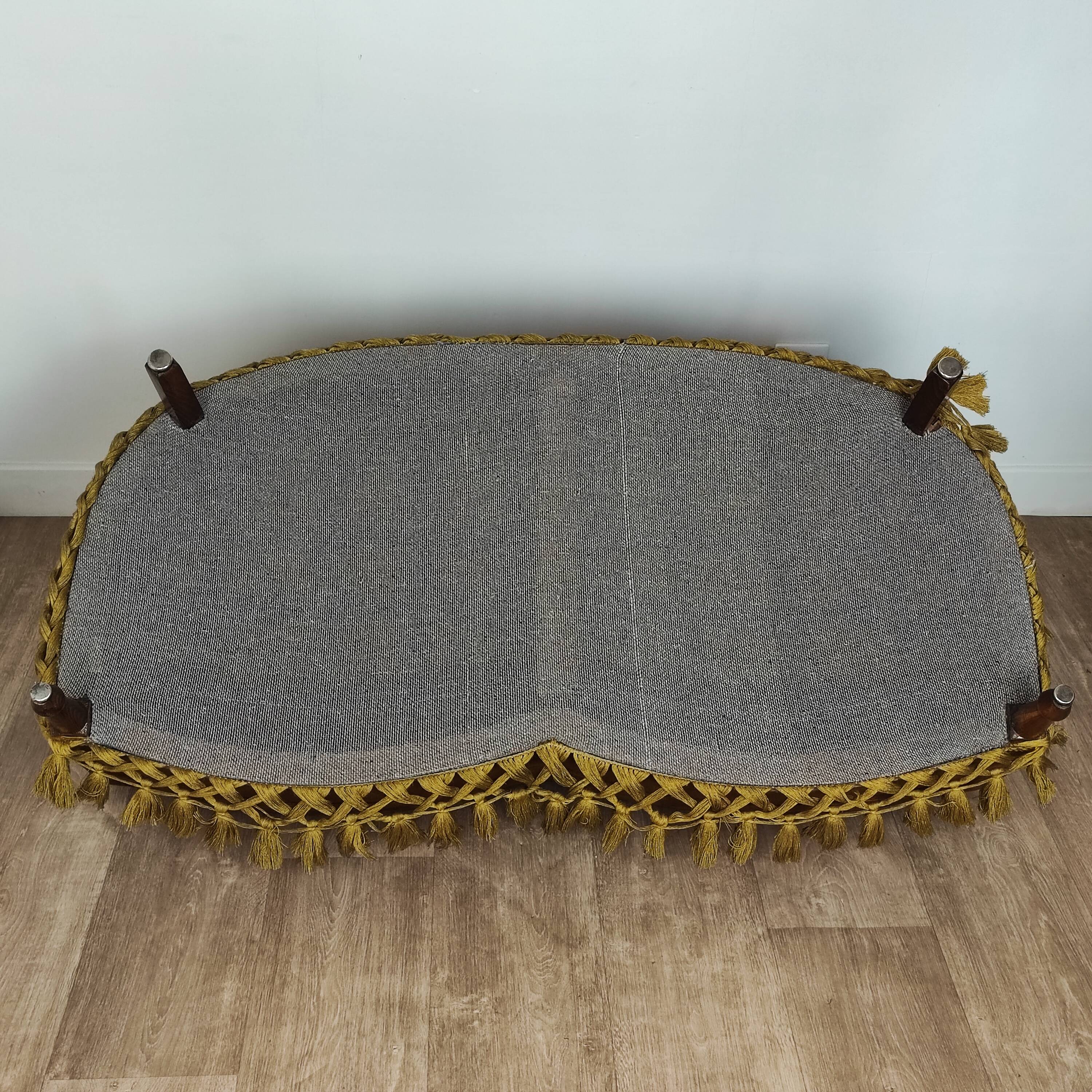 Velvet toad sofa
