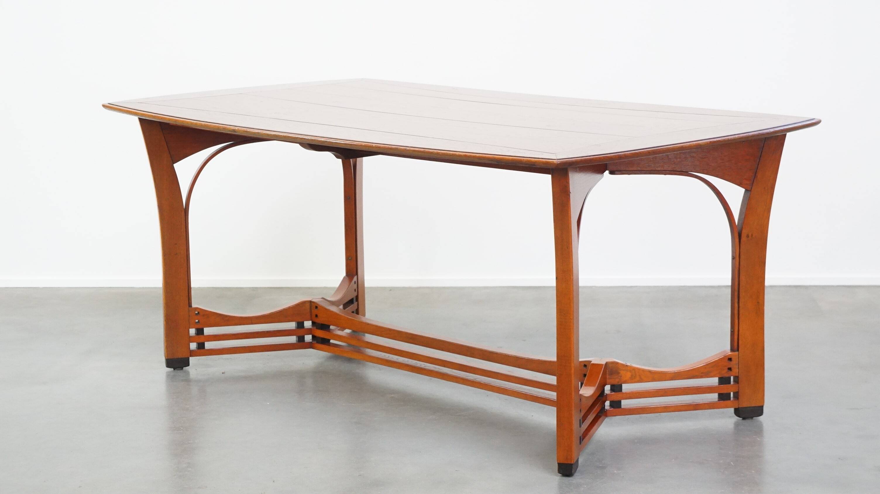 4 to 6-person Art Nouveau design dining table by Schuitema