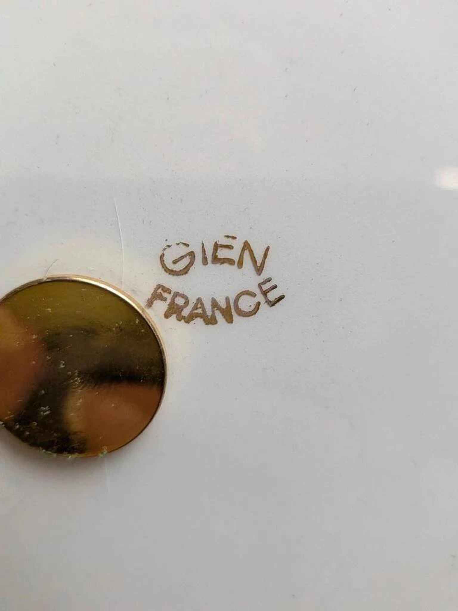 Silent servant, 2 tiers in Gien earthenware – Exotic birds – Golden metal