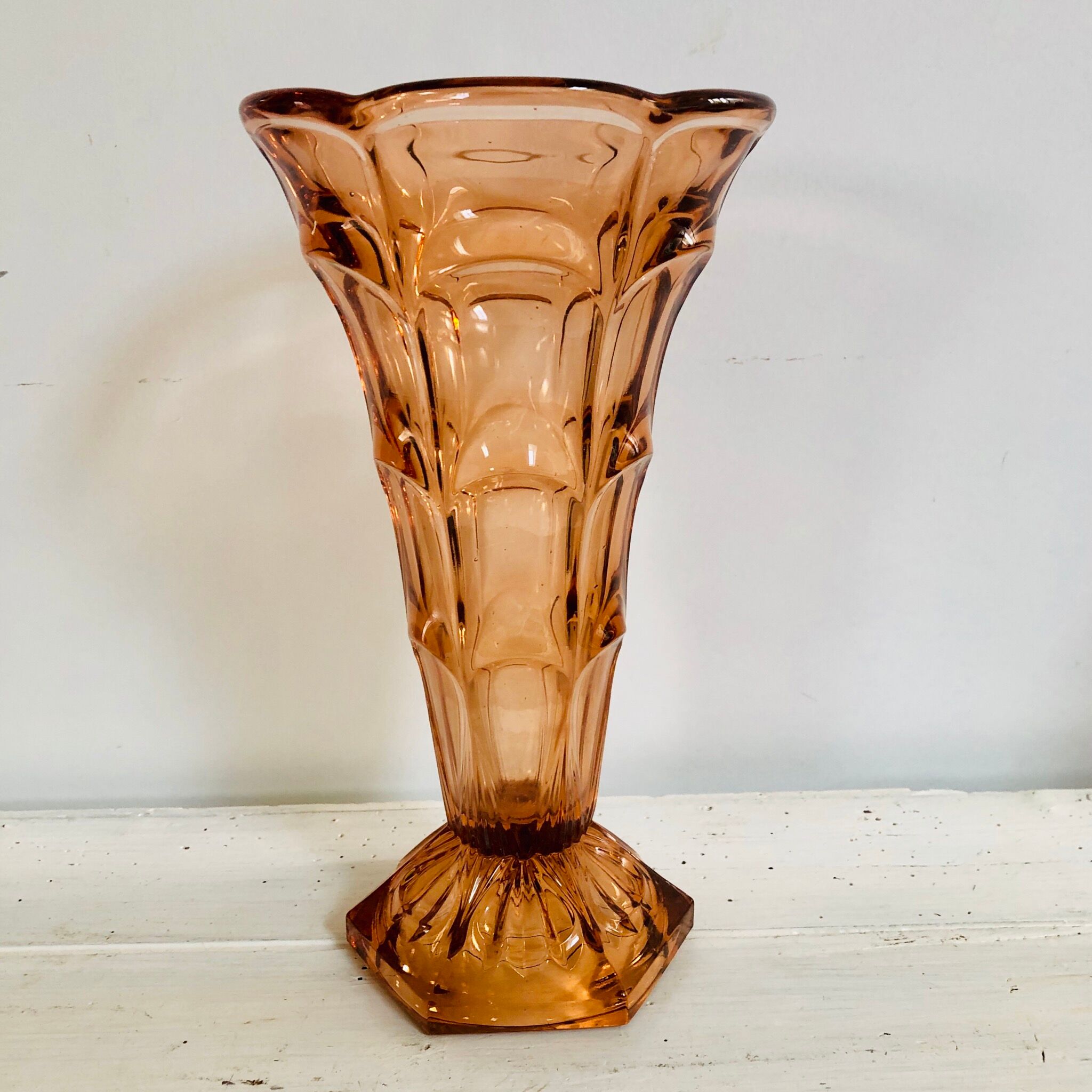 Pink vase 30s