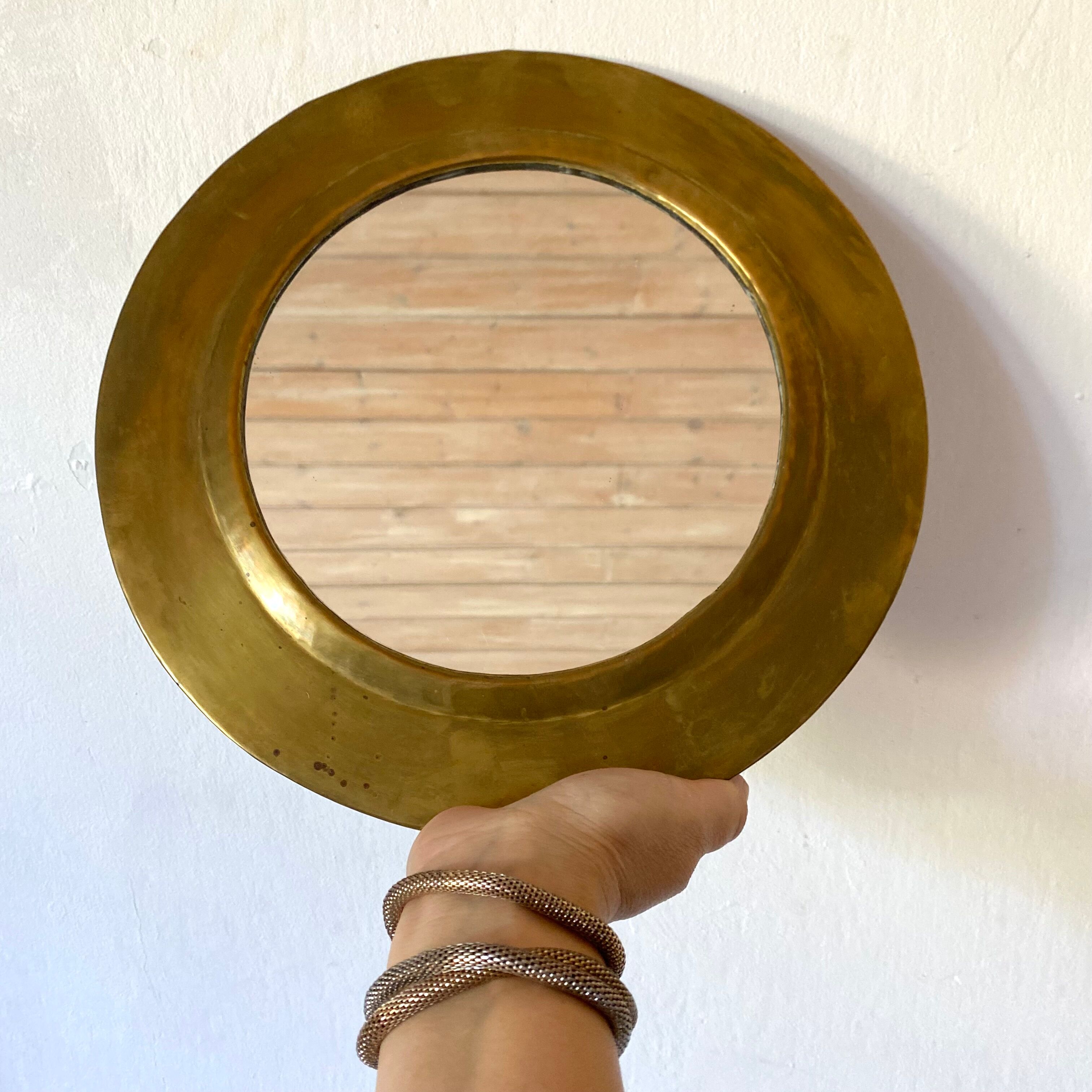 Round brass mirror 31 cm