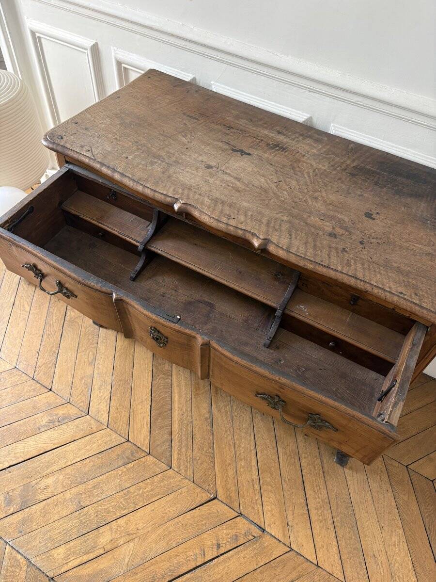 Commode ancienne galbée (Régence / Louis XV)