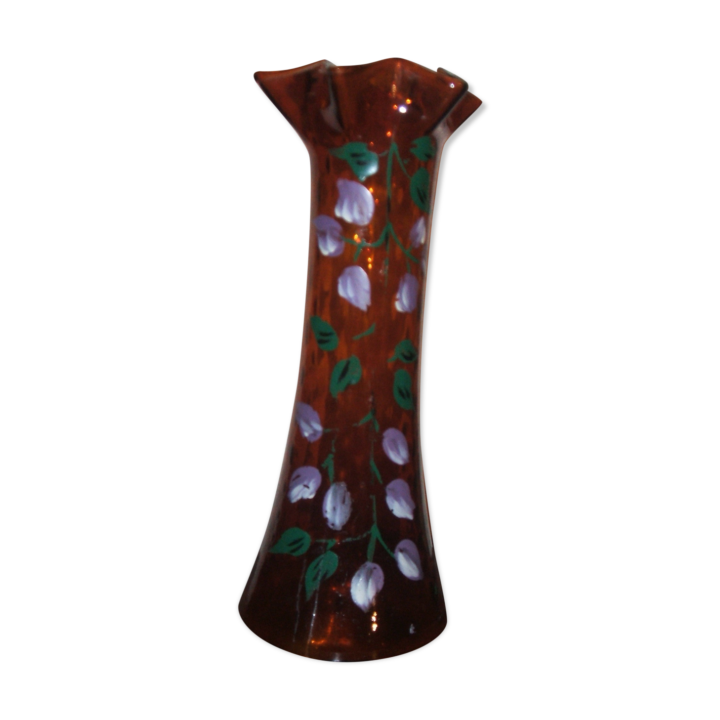 Vase with purple flower patterns