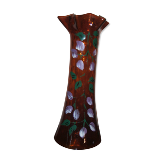 Vase with purple flower patterns