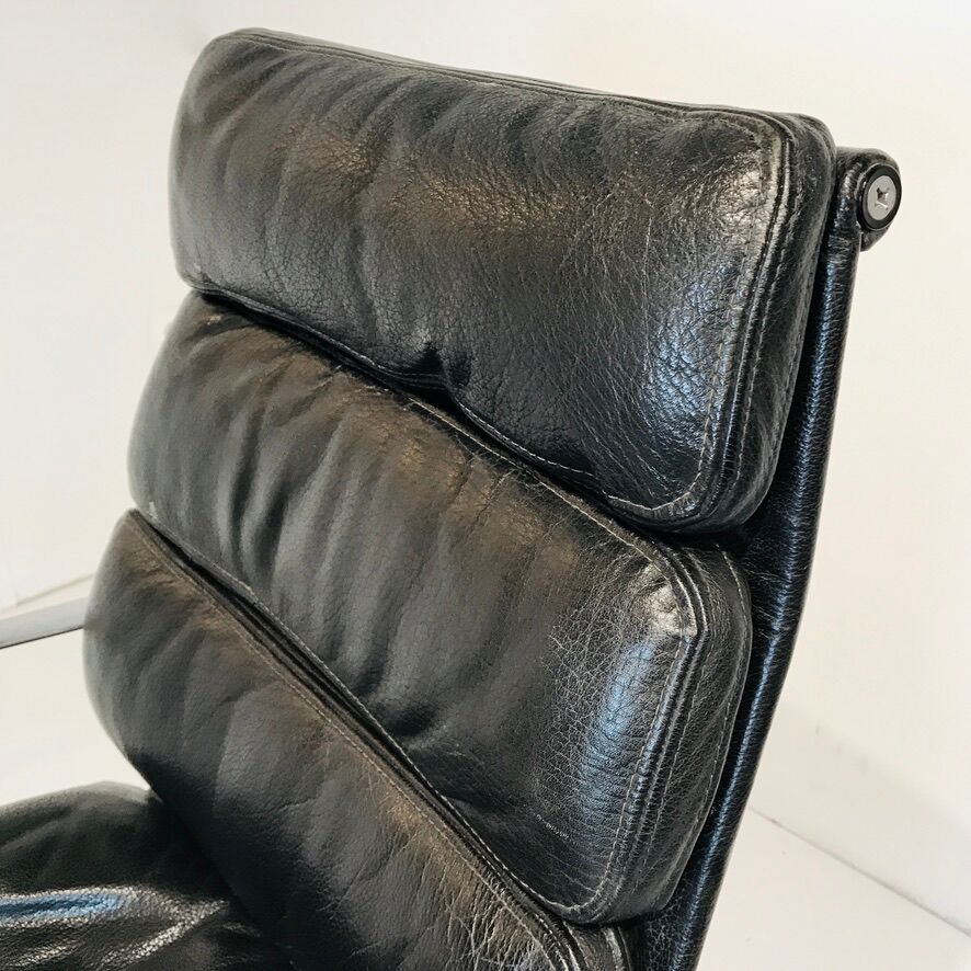 "EA 219" office chair designed by Charles and Ray Eames for Herman Miller, USA of the 1970's.