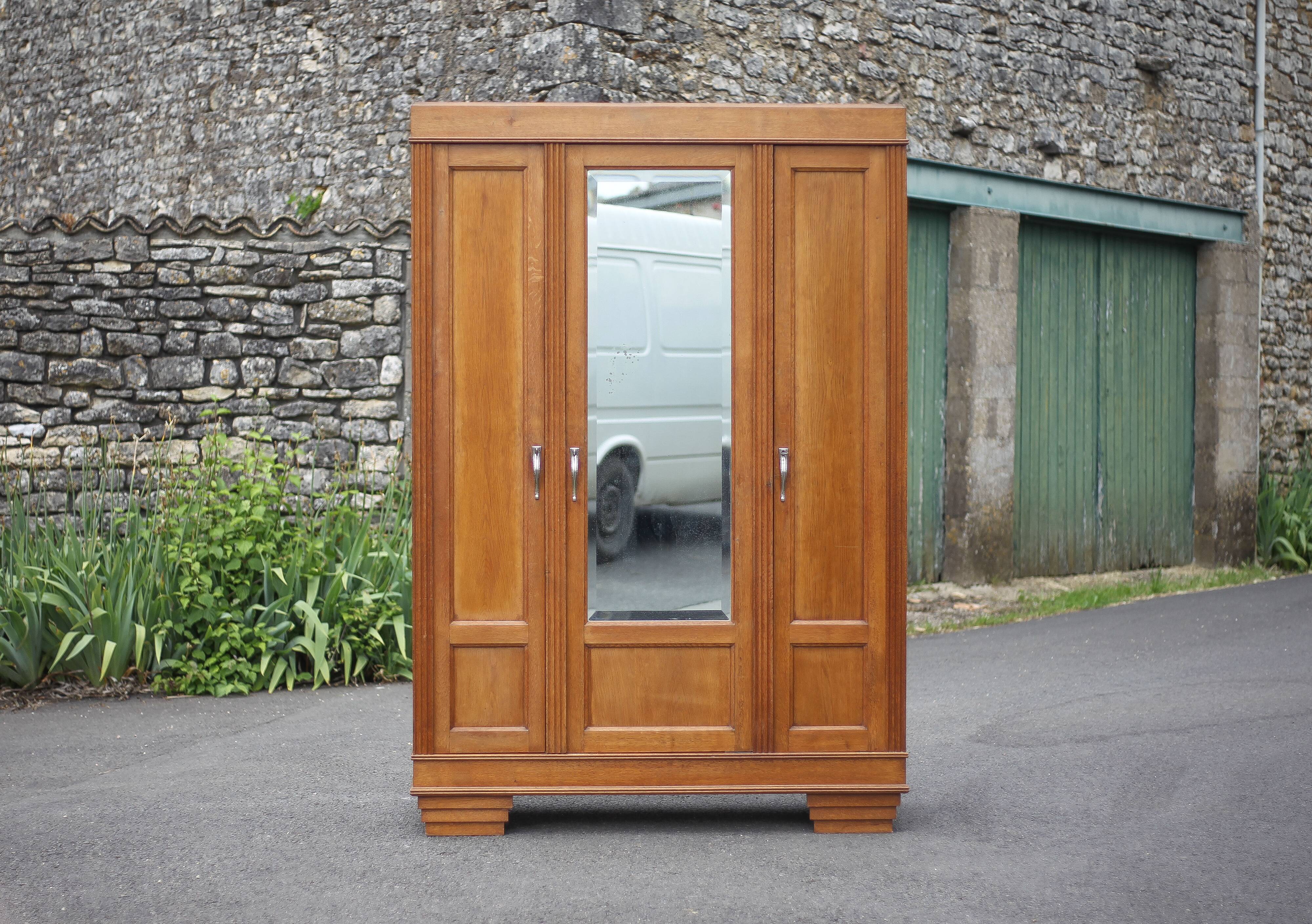 Art Deco wooden cabinet