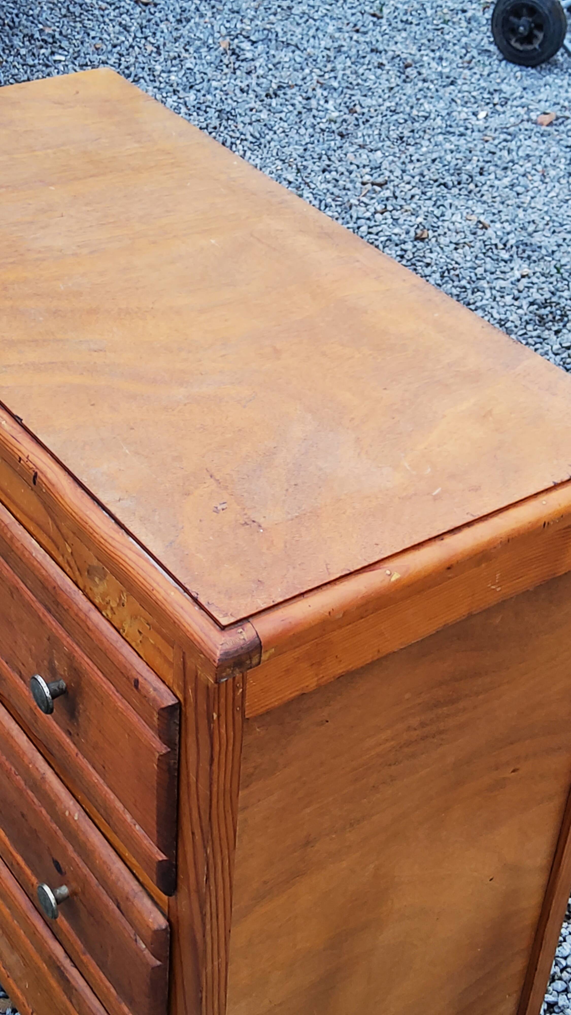 Vintage chest of drawers from the 50s with compass feet and 3 drawers