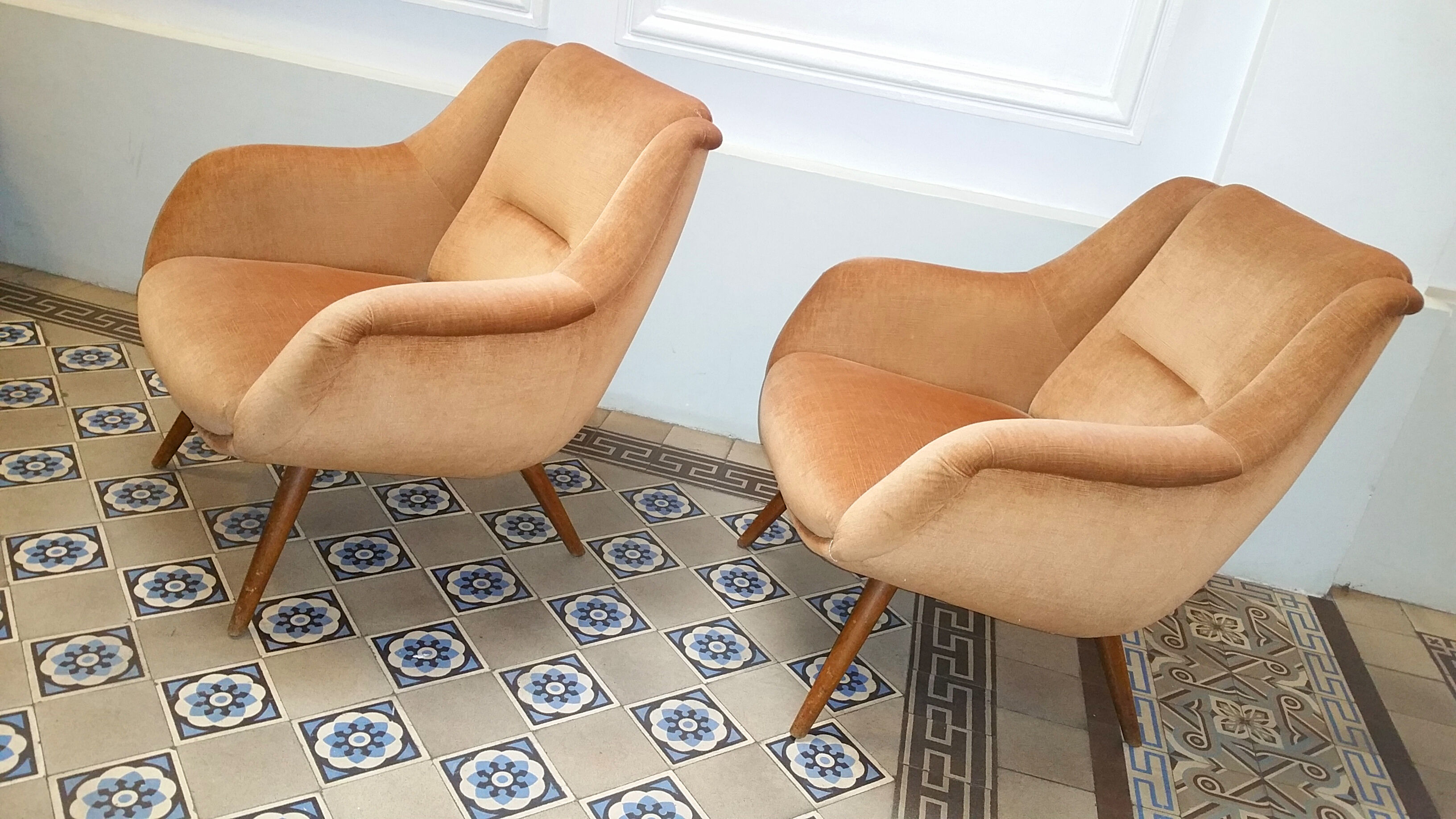 Pair of chairs sculptural vintage restored 60 years