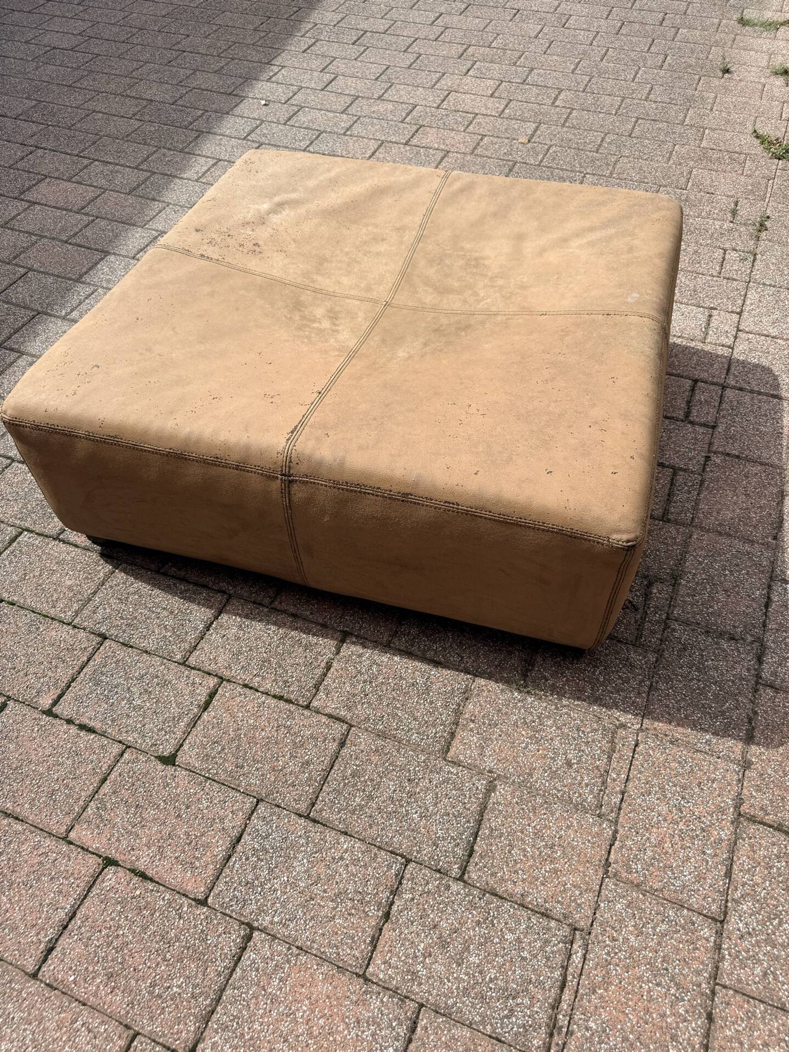 Large square pouffe in patinated nubuck leather – 100 × 100 cm