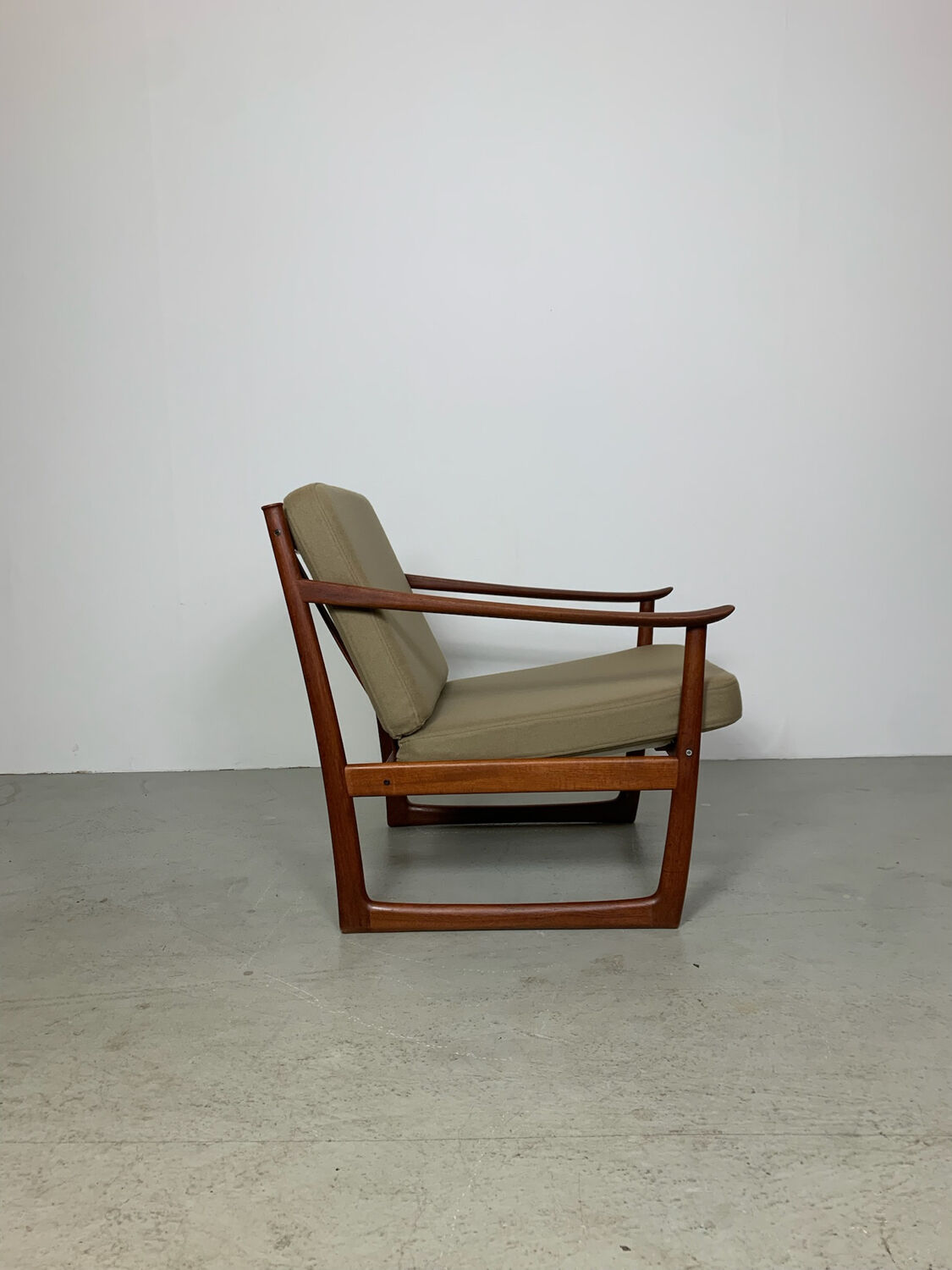 Danish teak easy FD 130 chair by Peter Hvidt & Orla Mølgaard