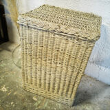 Large wicker panière