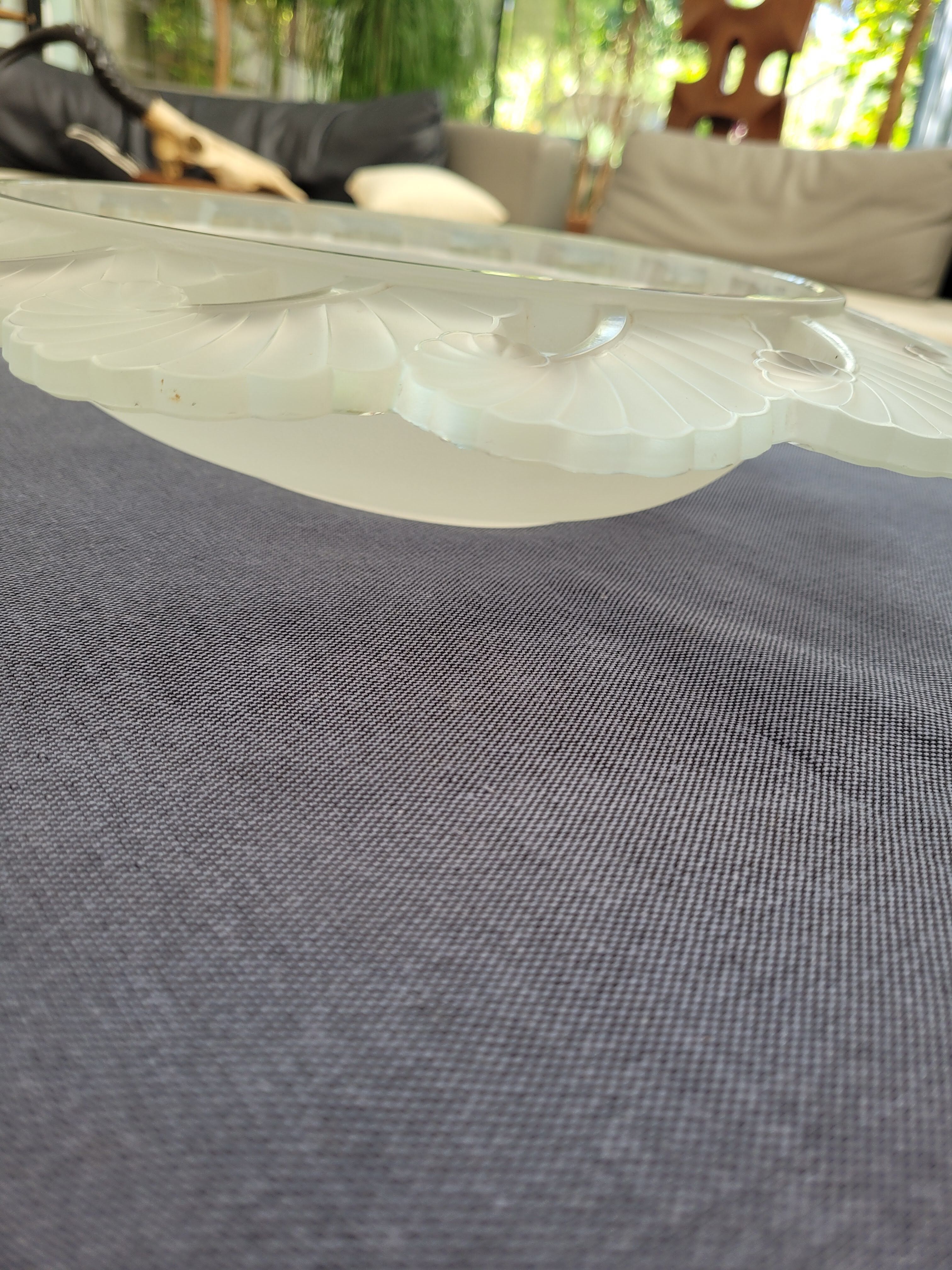 Important cut or mid-table signed Verlys, art deco