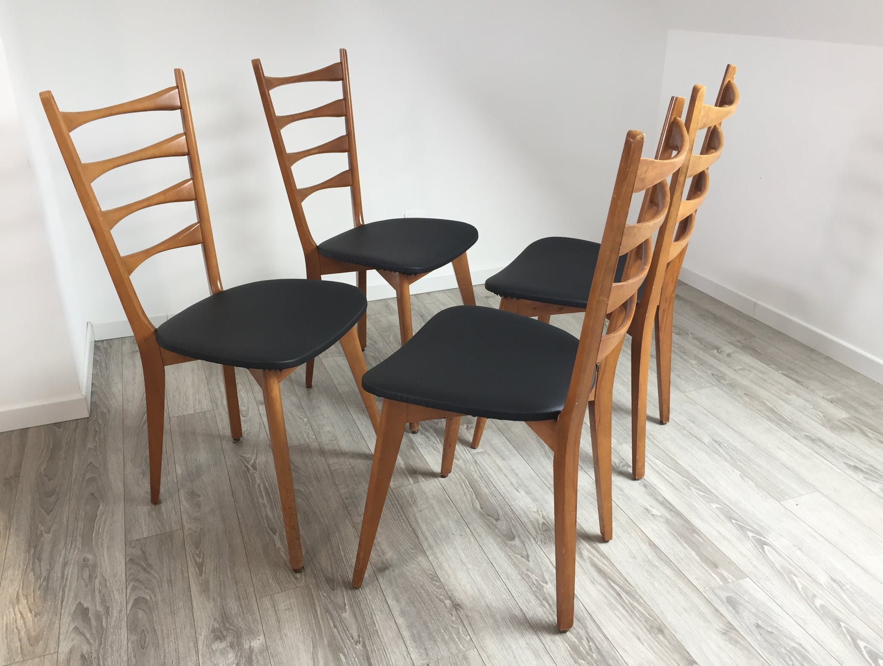 Set of 4 scandinavian chairs