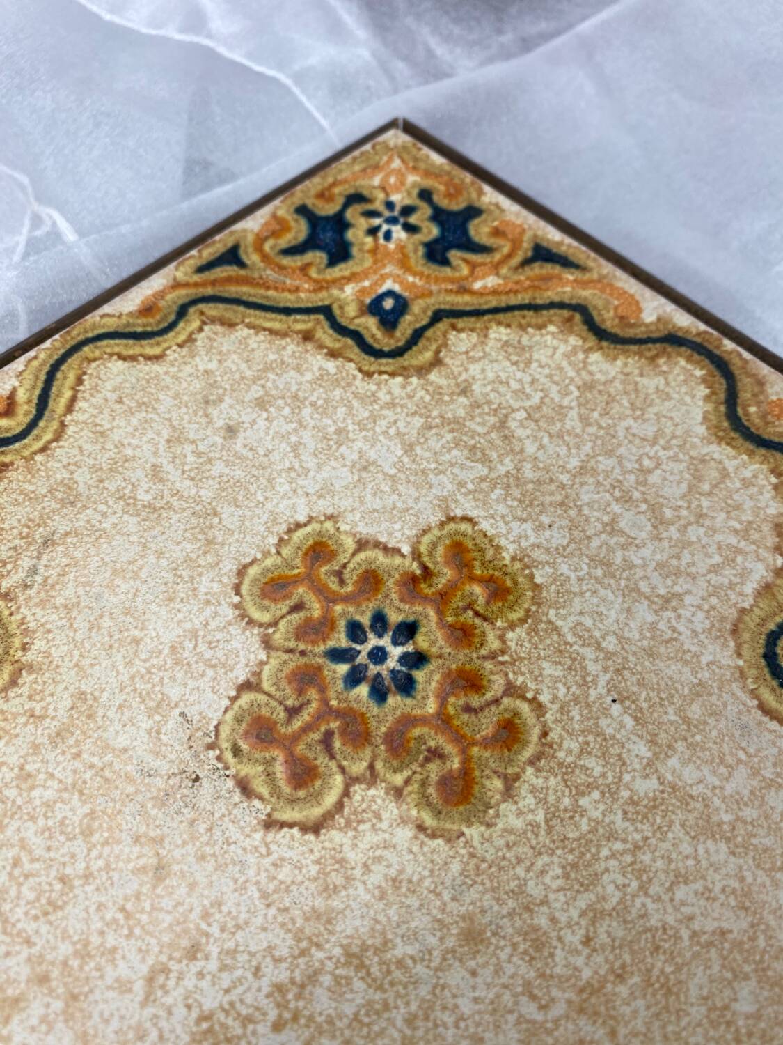 Ceramic and wood trivet